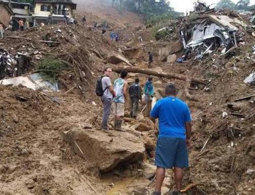 Bombeiros seguem buscas por vítimas do temporal em Petrópolis. Chuvas deixaram ao menos 110 mortos