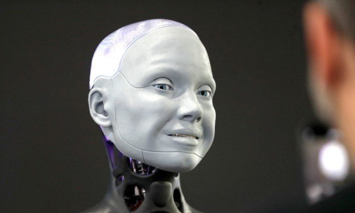 Ameca é um robô humanoide que pode falar e até ter algumas expressões faciais STEVE MARCUS/REUTERS - 06.01.2022