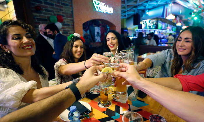 Comunidade estrangeira tenta se divertir diante das regras duras do Catar ALBERTO ESTEVEZ/EFE – 15.09.2022