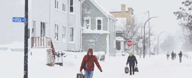 Estado de Nova York enfrenta as consequências das nevascas dos últimos dias JOSH THERMIDOR/EFE - 26/12/2022