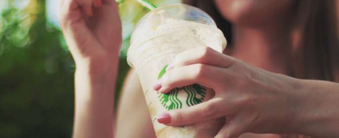 Casal paga R$ 20 mil em dois cafés e fica sem dinheiro para viajar com os filhos para a Tailândia PIXABAY