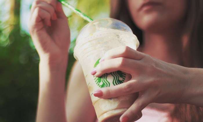 Casal paga R$ 20 mil em dois cafés e fica sem dinheiro para viajar com os filhos para a Tailândia PIXABAY