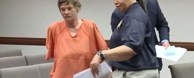 Kyleen Waltman perdeu os braços depois de ter sido atacada por três cachorros REPRODUÇÃO/WYFF NEWS 4 (VIA NEW YORK POST)